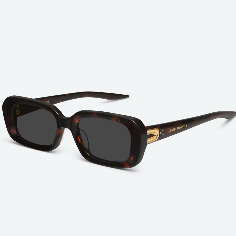 Gentle Monster Tortoise Sunglasses